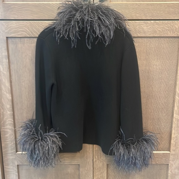 Newman Marcus Kazmire, short cardigan with ostrich feather trim - Picture 2 of 3